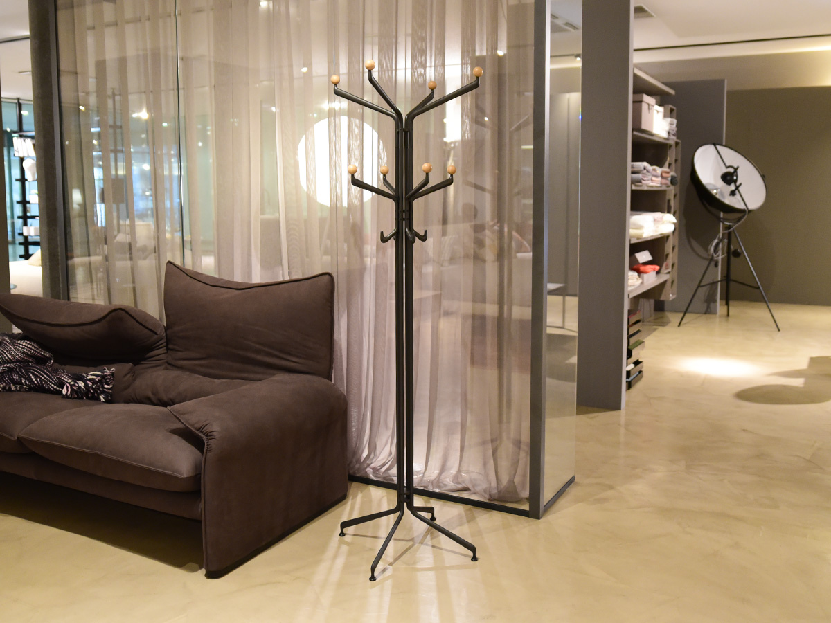 Tradition Capture Coat Stand In Quick Delivery Salvioni Design